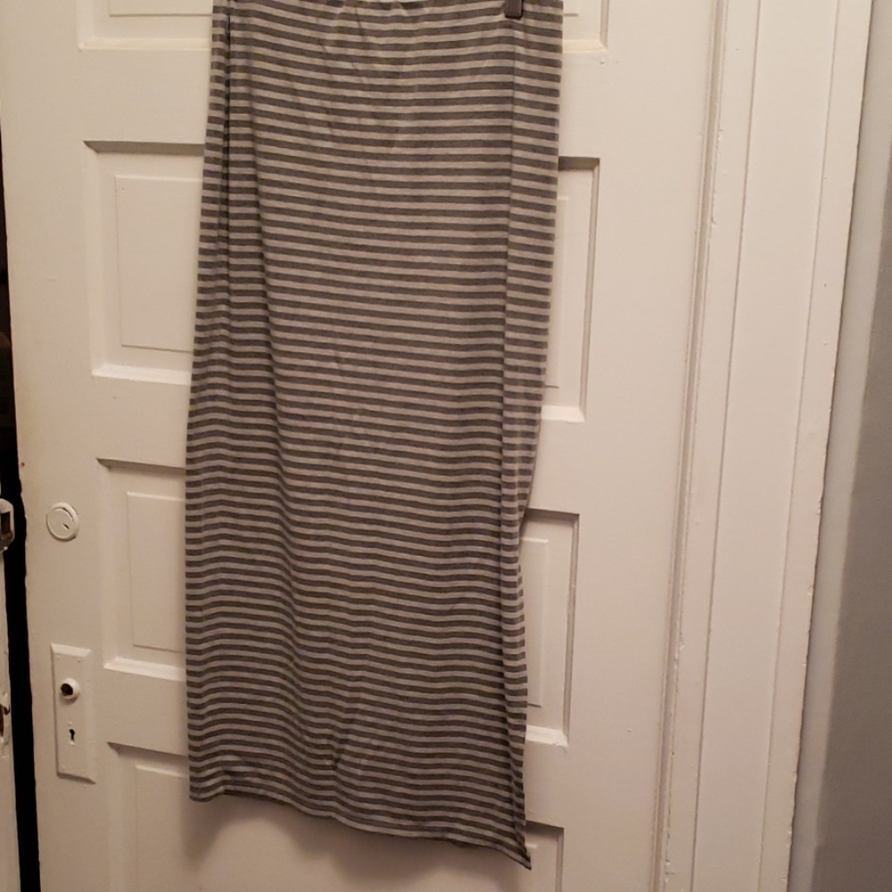 Ladies med stripe maxi skirt